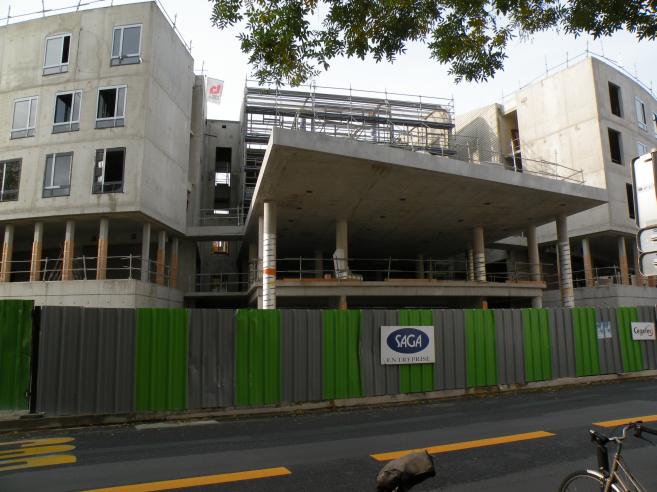  Bâtiment en construction, hôpital Ste-Anne